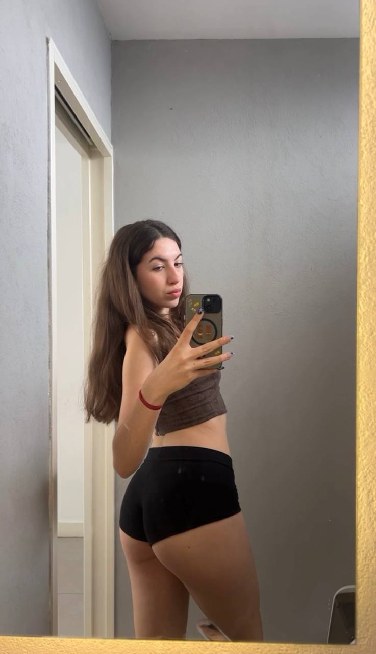 Amber in her underwear in Zhangye