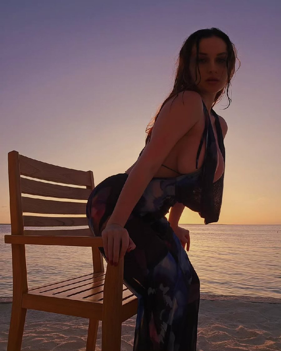 Sexy girl Miranda Faith nude in Zhangye