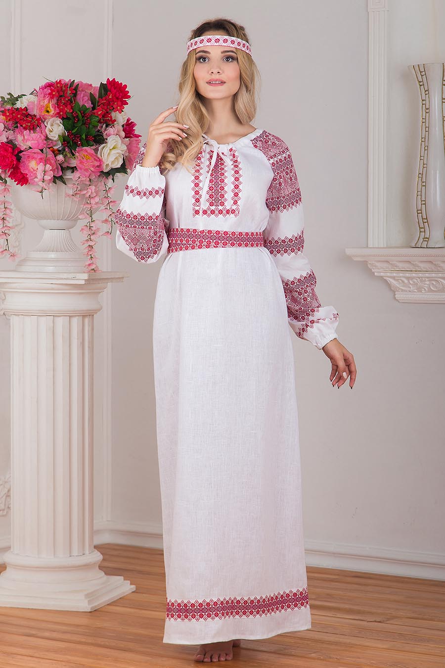 Women in Slavic costumes in Zhangye