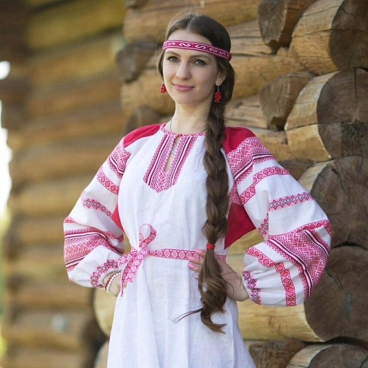 Girls in Slavic costumes in Zhangye