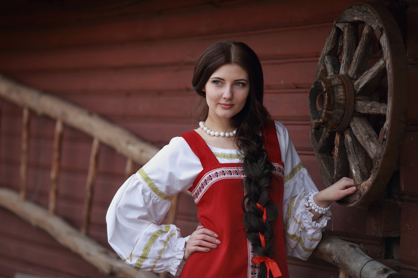 Girls in Slavic costumes in Zhangye