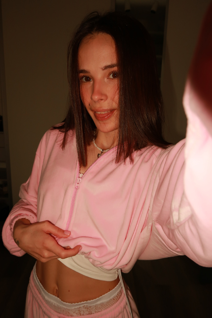 Tina brings the glow — live moments in Zhangye